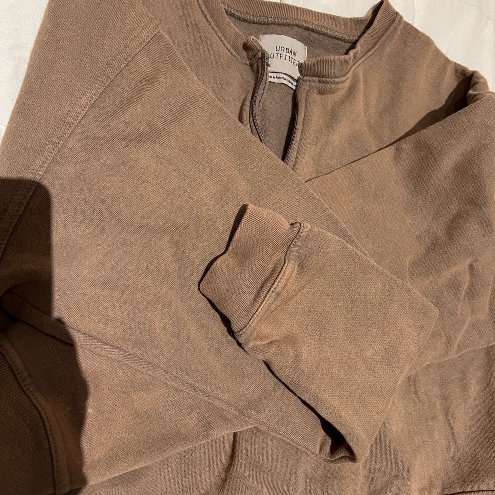 Cropped zipper sweatshirt